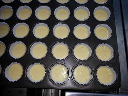 PLC Control 1000kg/h Mufffin Automatic Cake Production Line